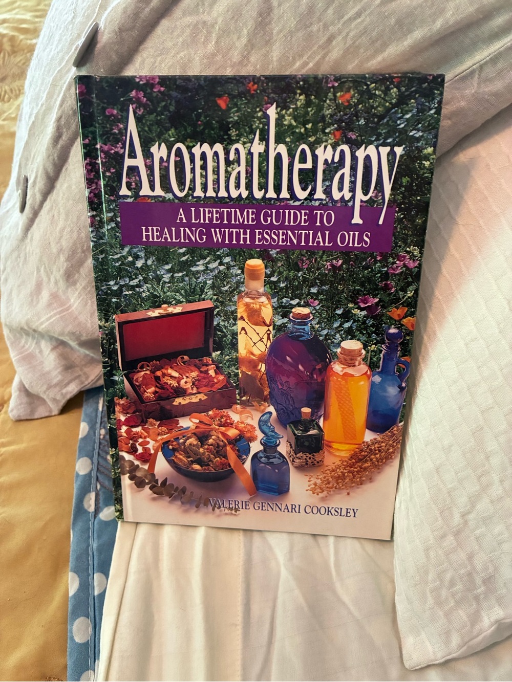 Aromatherapy: A Lifetime Guide to Healing with Essential Oils – Purple Cover